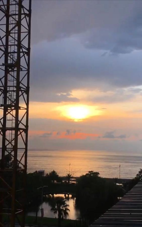 Apart Twin Lola Batumi Esterno foto